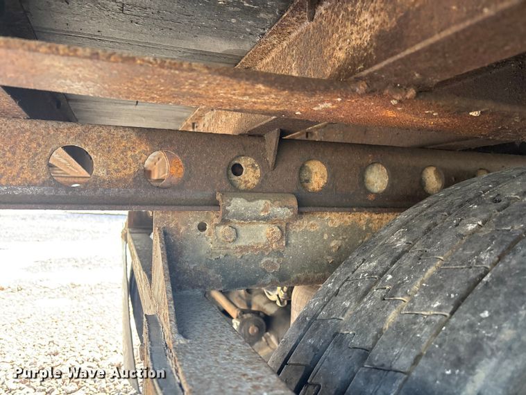 image for item YA2448 2005 Strick dry van trailer