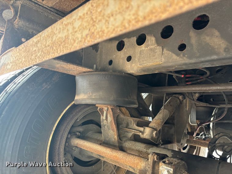 image for item YA2448 2005 Strick dry van trailer