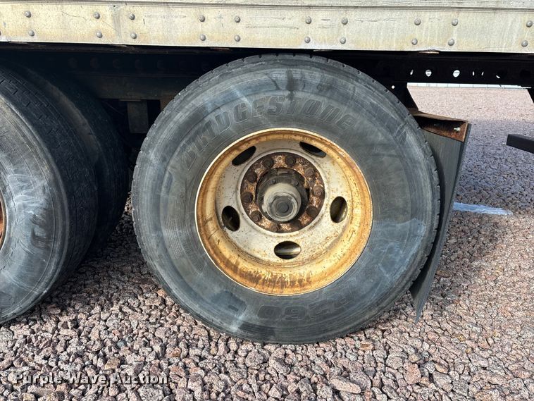 image for item YA2448 2005 Strick dry van trailer