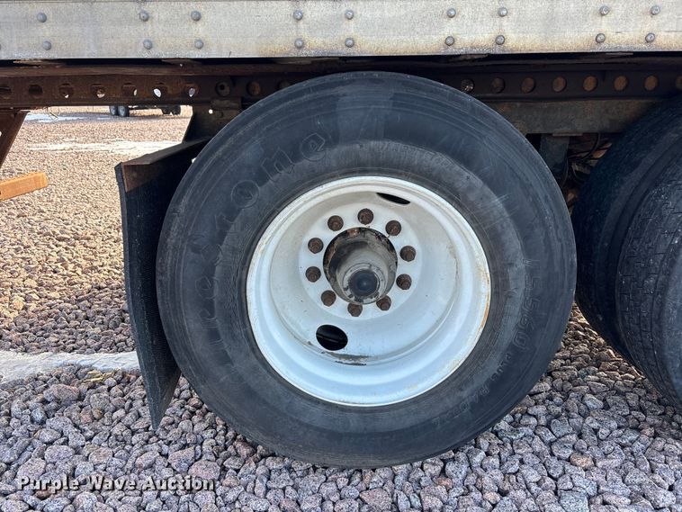 image for item YA2448 2005 Strick dry van trailer