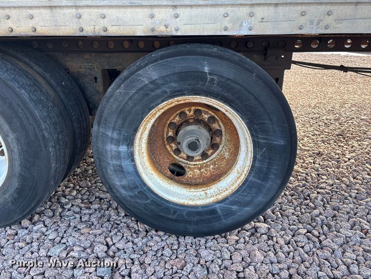 image for item YA2448 2005 Strick dry van trailer