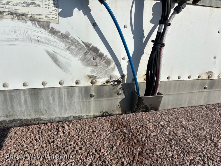 image for item YA2450 2006 Strick dry van trailer