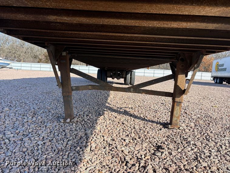 image for item YA2450 2006 Strick dry van trailer