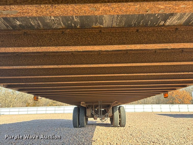 image for item YA2450 2006 Strick dry van trailer