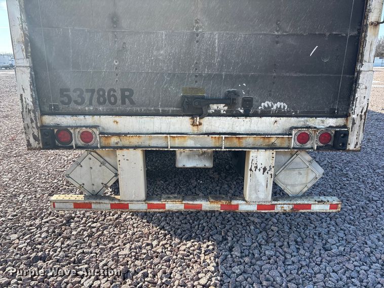 image for item YA2450 2006 Strick dry van trailer