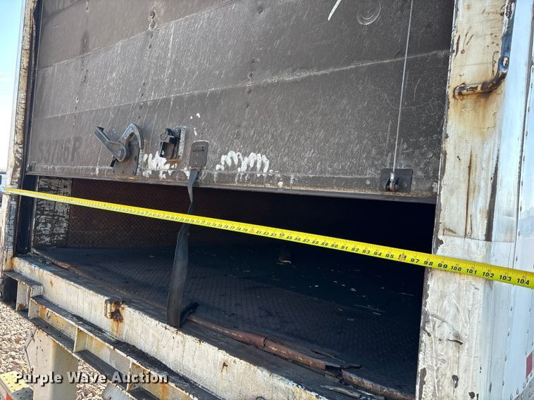 image for item YA2450 2006 Strick dry van trailer