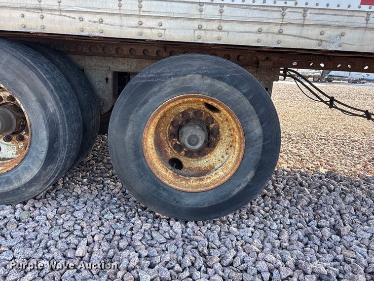 image for item YA2450 2006 Strick dry van trailer