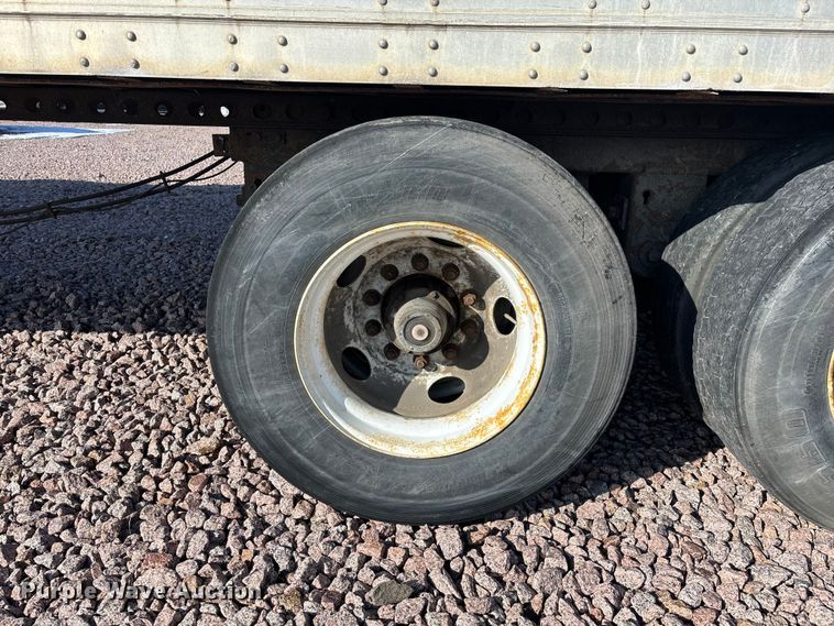 image for item YA2450 2006 Strick dry van trailer
