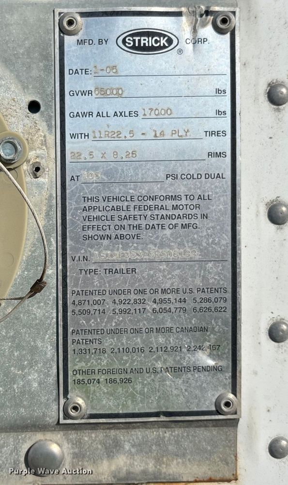 image for item YA2450 2006 Strick dry van trailer