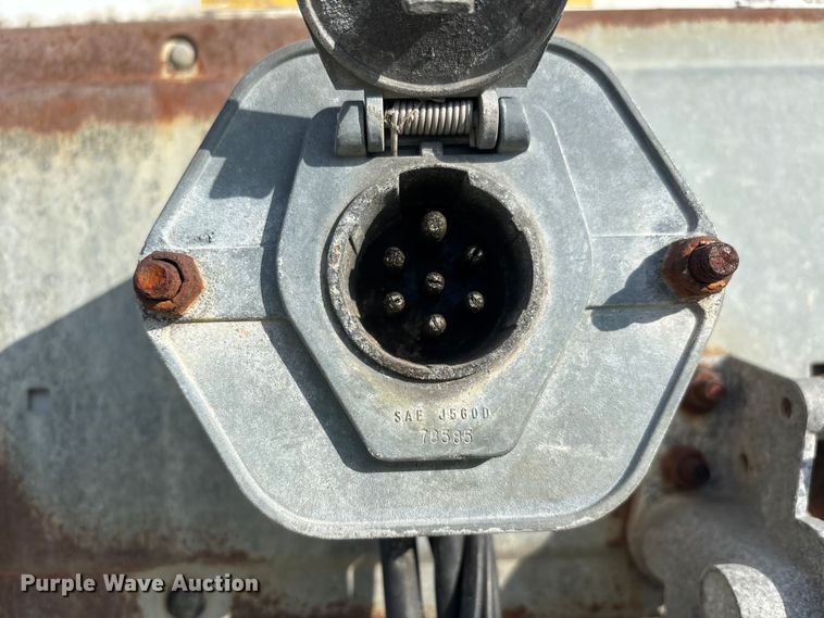 image for item YA2451 2007 Strick dry van trailer