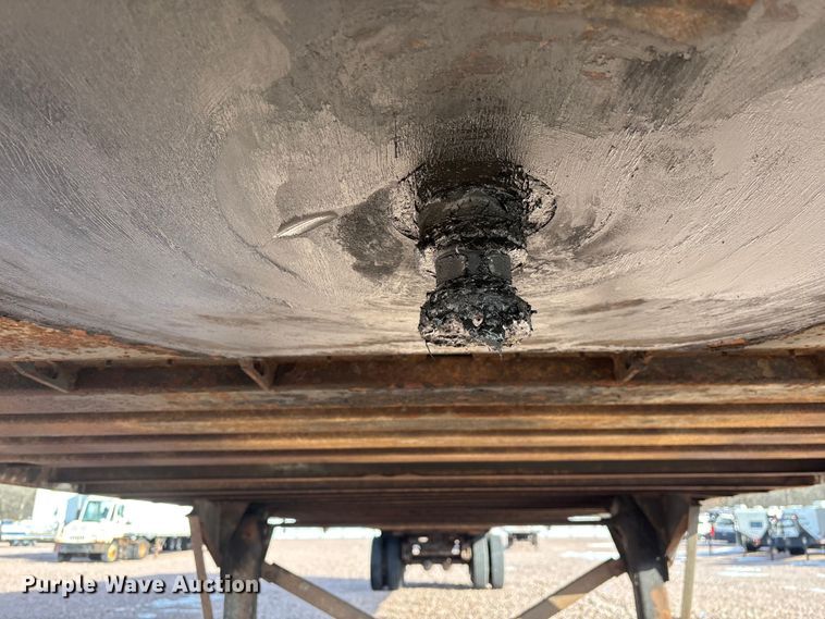 image for item YA2451 2007 Strick dry van trailer