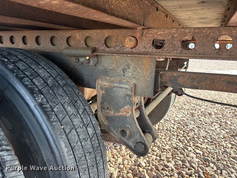 image for item YA2451 2007 Strick dry van trailer