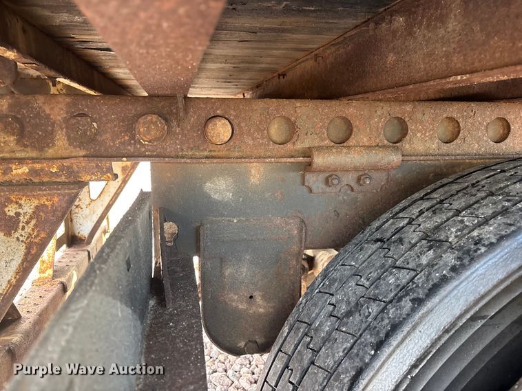 image for item YA2451 2007 Strick dry van trailer