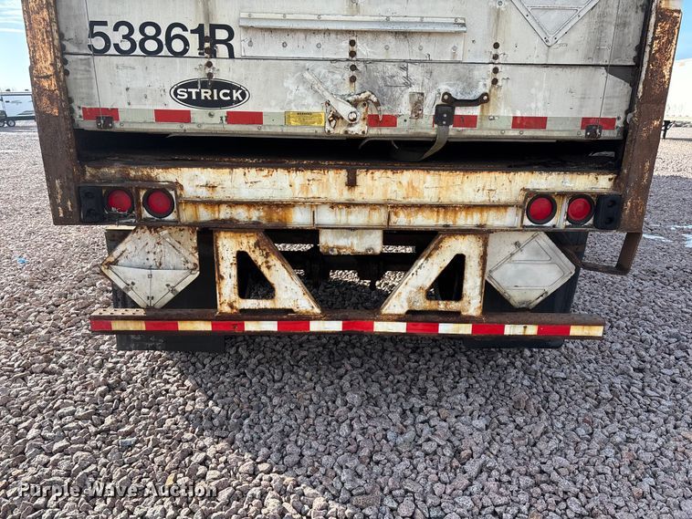 image for item YA2451 2007 Strick dry van trailer