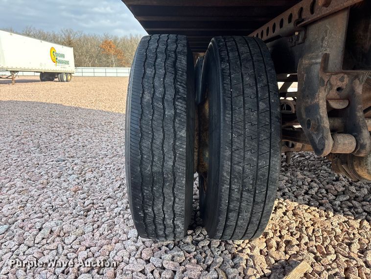 image for item YA2451 2007 Strick dry van trailer