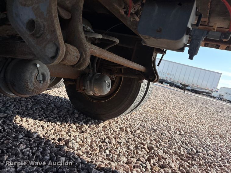 image for item YA2452 2013 Strick dry van trailer