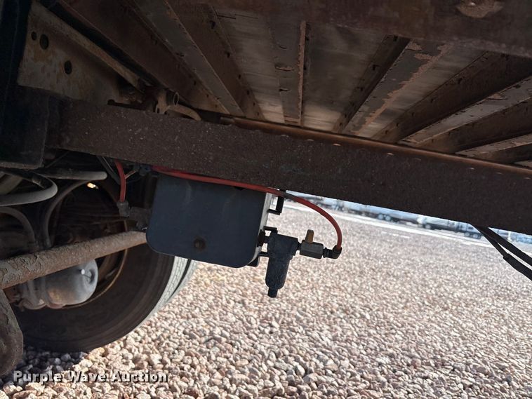 image for item YA2452 2013 Strick dry van trailer