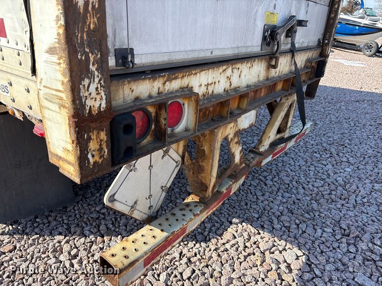 image for item YA2452 2013 Strick dry van trailer