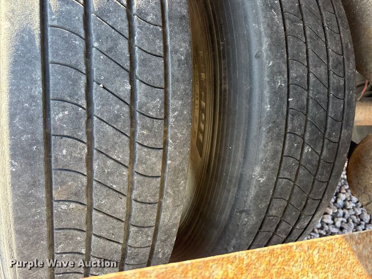 image for item YA2452 2013 Strick dry van trailer