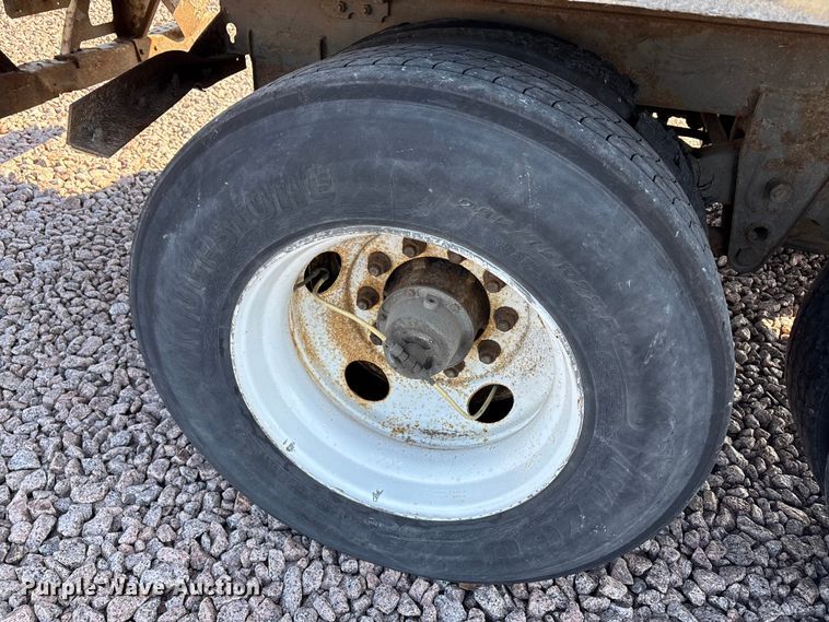 image for item YA2452 2013 Strick dry van trailer