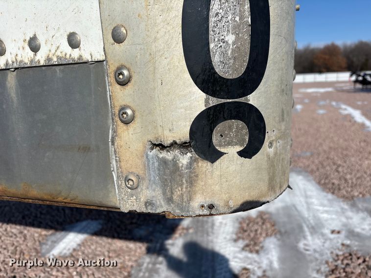 image for item YA2453 2014 Wabash dry van trailer