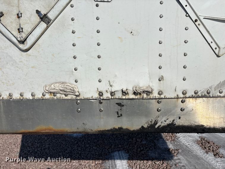 image for item YA2453 2014 Wabash dry van trailer