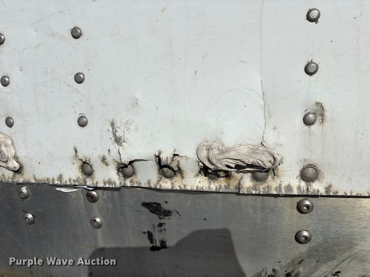 image for item YA2453 2014 Wabash dry van trailer