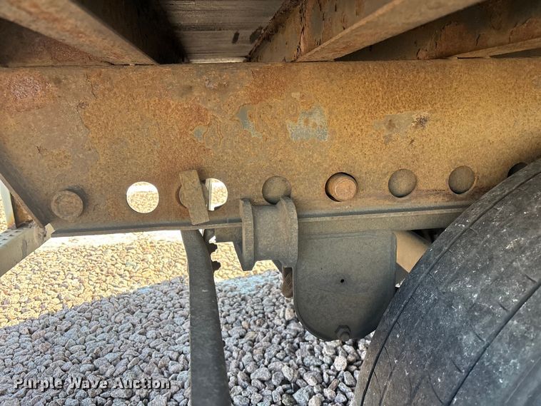 image for item YA2453 2014 Wabash dry van trailer