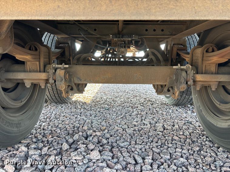 image for item YA2453 2014 Wabash dry van trailer