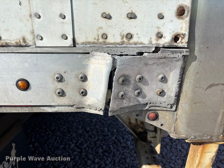 image for item YA2453 2014 Wabash dry van trailer