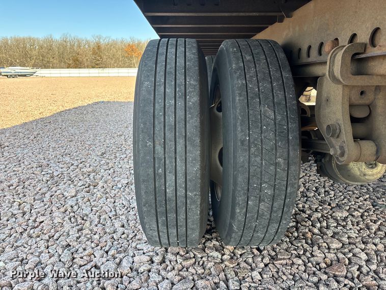 image for item YA2453 2014 Wabash dry van trailer