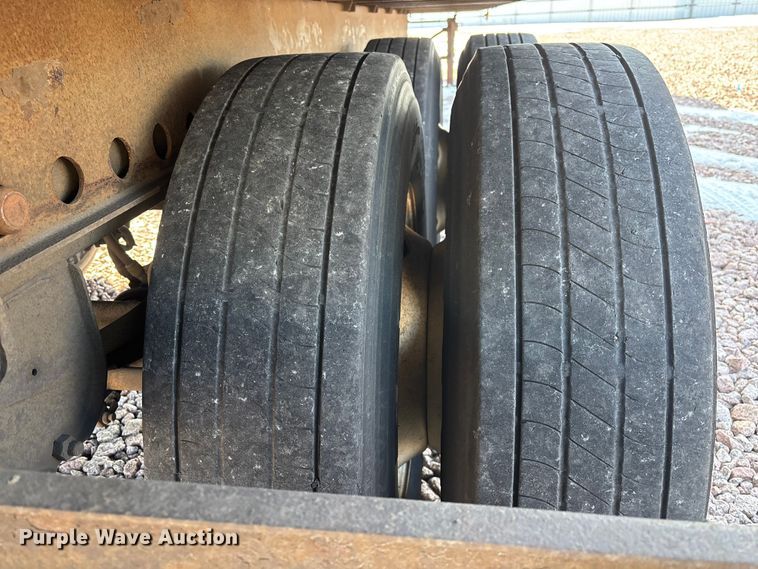 image for item YA2453 2014 Wabash dry van trailer