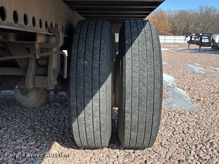 image for item YA2453 2014 Wabash dry van trailer