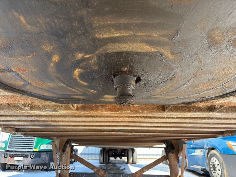 image for item YA2669 2006 Strick dry van trailer