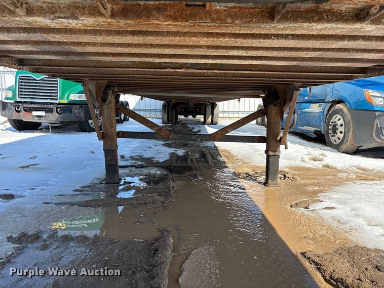 image for item YA2669 2006 Strick dry van trailer