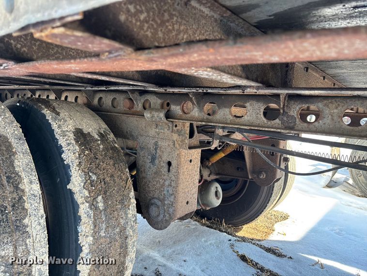 image for item YA2669 2006 Strick dry van trailer