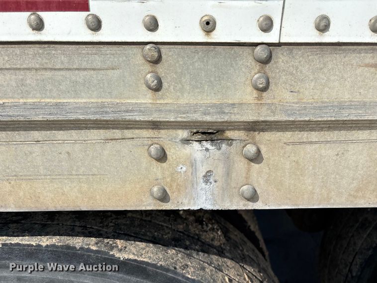 image for item YA2669 2006 Strick dry van trailer