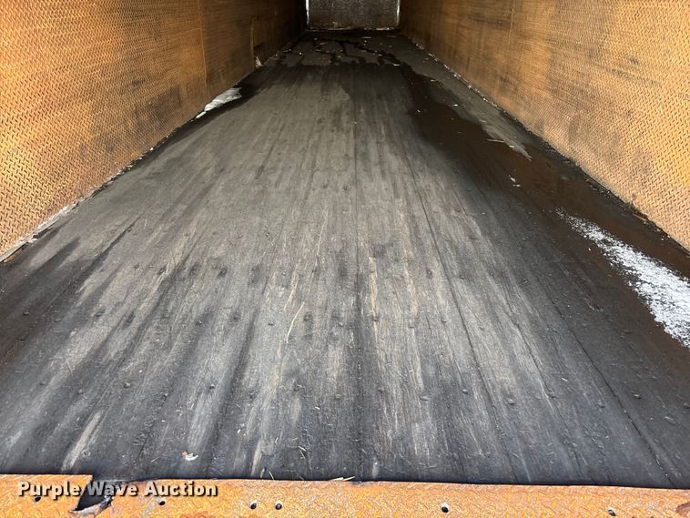 image for item YA2669 2006 Strick dry van trailer