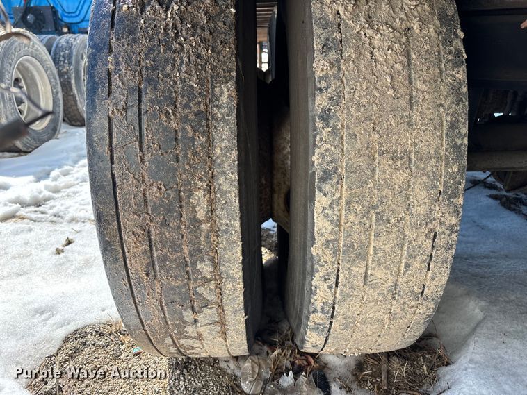 image for item YA2669 2006 Strick dry van trailer