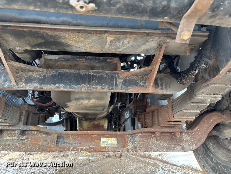 image for item YA2757 2003 Capacity Trucks TJ5000 yard truck