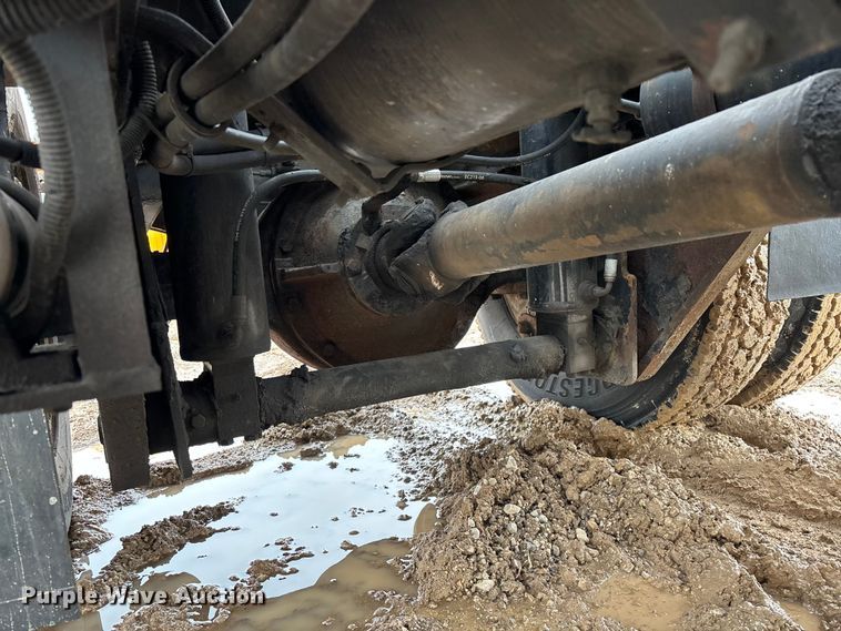 image for item YA2757 2003 Capacity Trucks TJ5000 yard truck