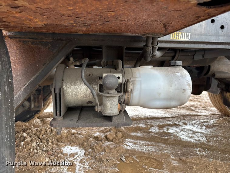 image for item YA2757 2003 Capacity Trucks TJ5000 yard truck