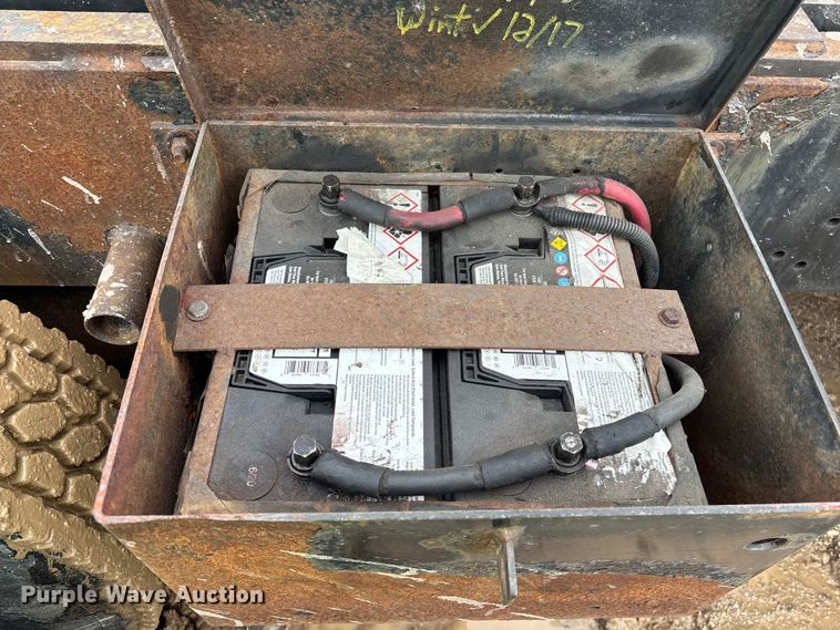 image for item YA2757 2003 Capacity Trucks TJ5000 yard truck