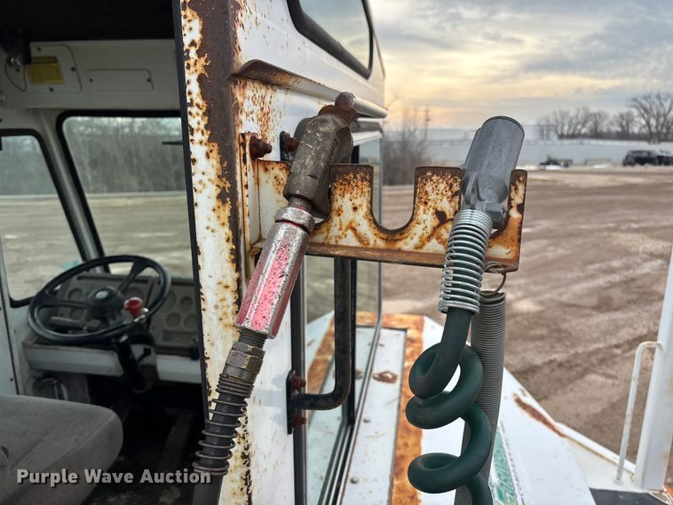 image for item YA2757 2003 Capacity Trucks TJ5000 yard truck