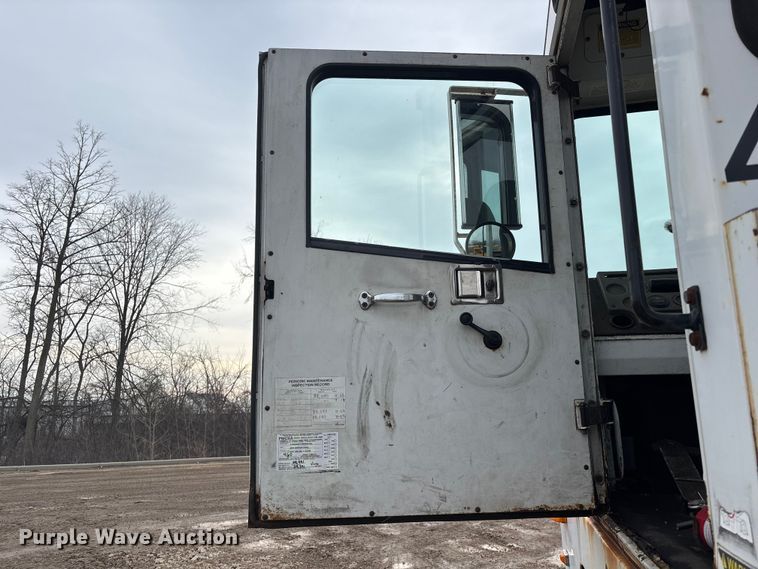 image for item YA2757 2003 Capacity Trucks TJ5000 yard truck