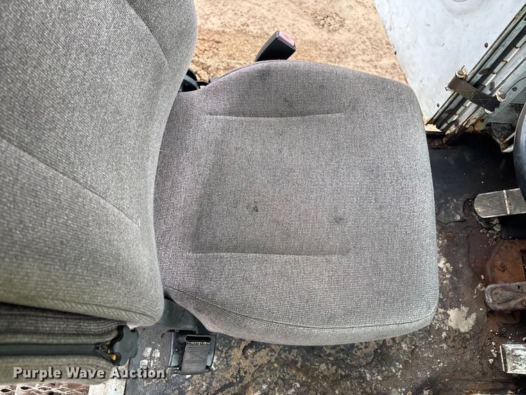 image for item YA2757 2003 Capacity Trucks TJ5000 yard truck