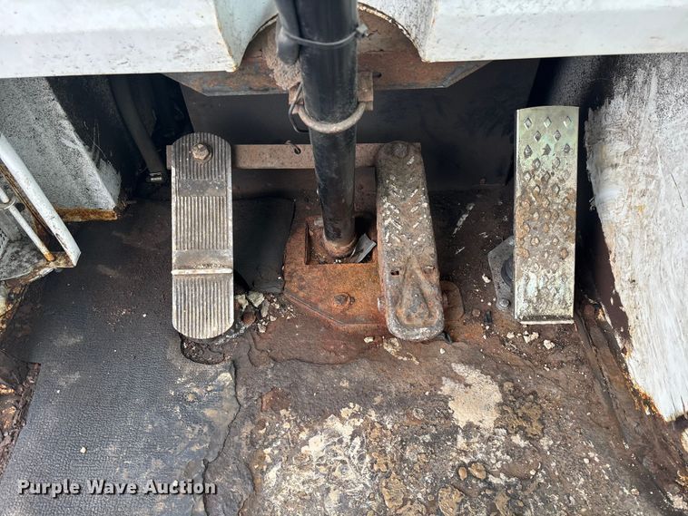 image for item YA2757 2003 Capacity Trucks TJ5000 yard truck