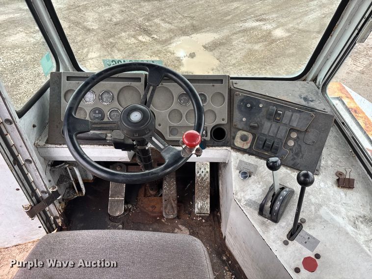 image for item YA2757 2003 Capacity Trucks TJ5000 yard truck