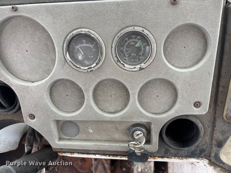 image for item YA2757 2003 Capacity Trucks TJ5000 yard truck