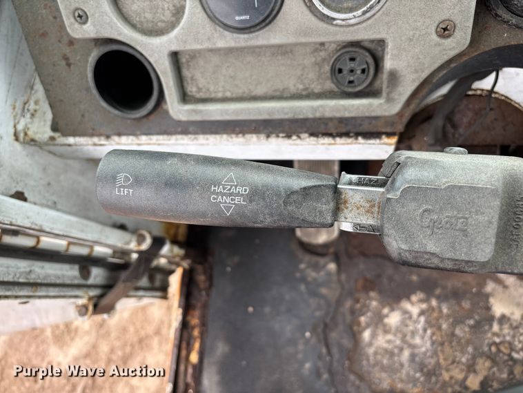 image for item YA2757 2003 Capacity Trucks TJ5000 yard truck